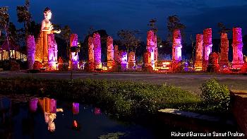 Thailand International Lantern and Food Festival - Bilder von Richard Barrow - Bild 5 - mit freundlicher Genehmigung von  