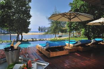Villa am Strand Wanakarn Beach Resort & Spa in Khao Lak - Bild 1