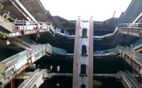 Das verlassene Einkaufszentrum New World fllt - Reisenews Thailand - Bild 1