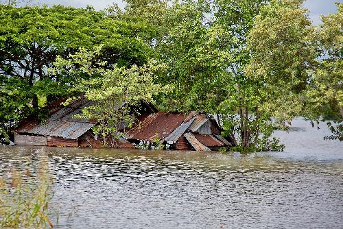 Die berschwemmungen weiten sich aus - Reisenews Thailand - Bild 1  Gerhard Veer