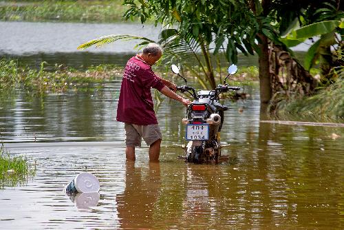 Die berschwemmungen weiten sich aus - Reisenews Thailand - Bild 2  Gerhard Veer