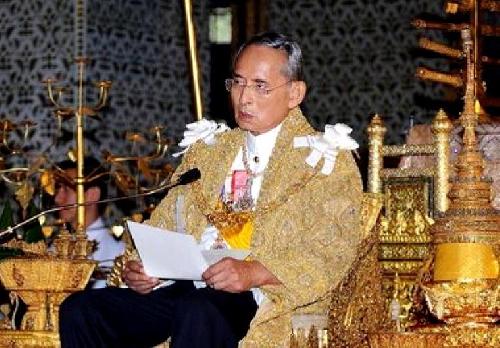 Groer Gedenktag fr Knigs Bhumibol Adulyadej - Reisenews Thailand - Bild 1