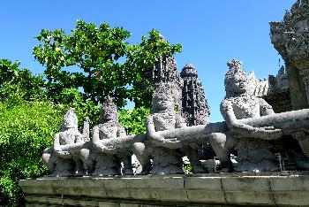 Bild Le Palais Hotel - Designplagiat des Angkor Wat?
