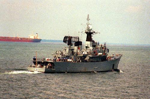 Marine-Schiff gesunken, Fhr- und Zugverkehr teilweise eingestellt - Reisenews Thailand - Bild 1