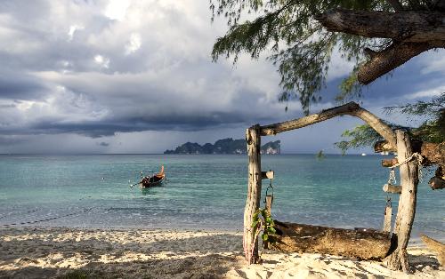 Phuket & Co. - Thailands sonnige Inselwelten - Reportagen & Dokus - Bild 1