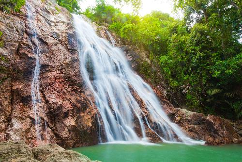 Tdlicher Ausflug - Junger Franzose rutscht am Wasserfall ab - Reisenews Thailand - Bild 1