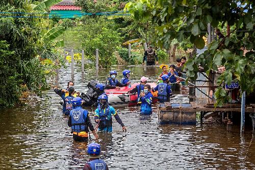 Bild Weiter heftige berflutungen in Nord- und Zentralthailand
