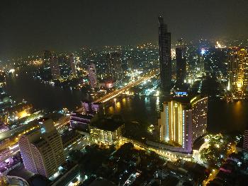 Sensationelle Ausblicke vom Maha Nakhon Tower Skywalk - Bangkok