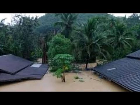 Start Video Flash floods in Chumphon 13 November 2021 