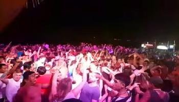 Samstags abends Party am Ark Bar Beach - Koh Samui Video