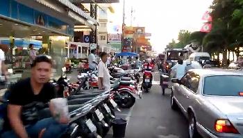 Start Video Pattaya Beach Road - Alltagsverkehr... Verkehr + Reisen
