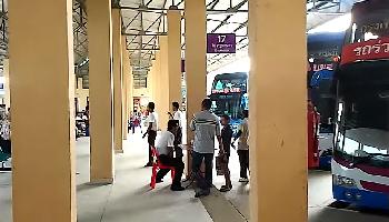 Start Video Der Busbahnhof in Krabi 