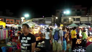 Start Video Walking Street Night Market Krabi Town Essen + Trinken