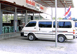 Privattransfer mit Minibus oder Limousine von Saraburi nach Bangkok - jetzt buchen