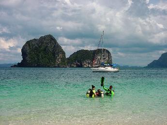 Baden unter Palmen auf Koh Hai (Koh Ngai) Bild1