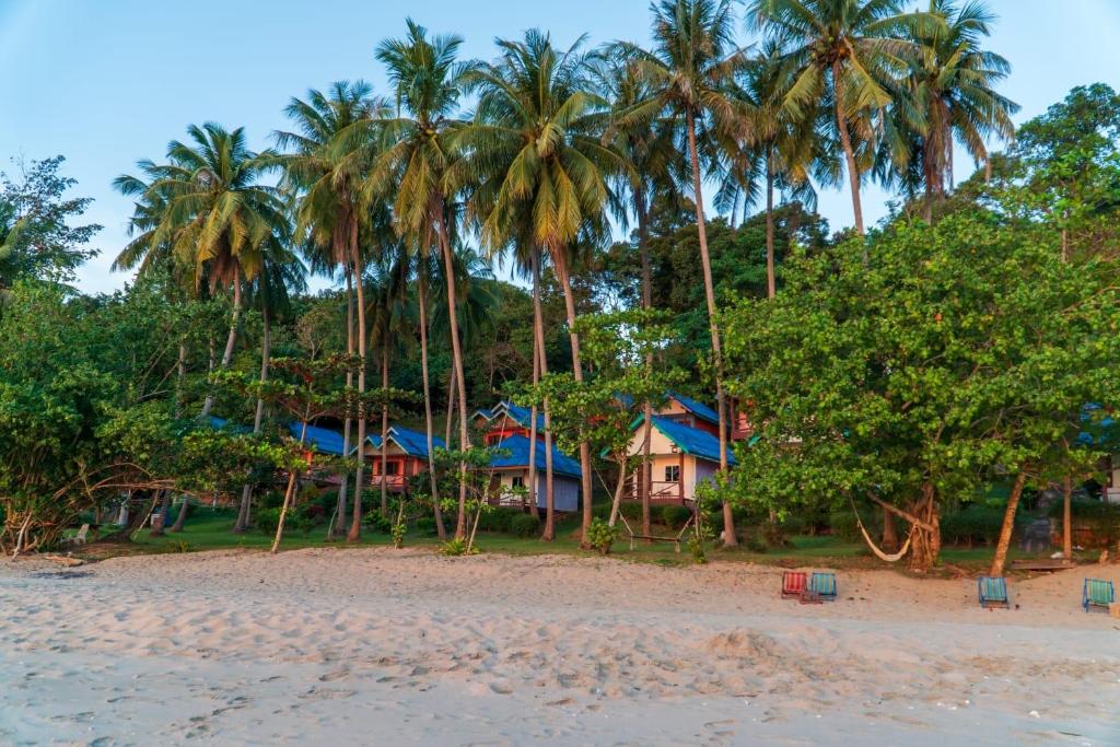 Sun Smile Beach Koh Jum