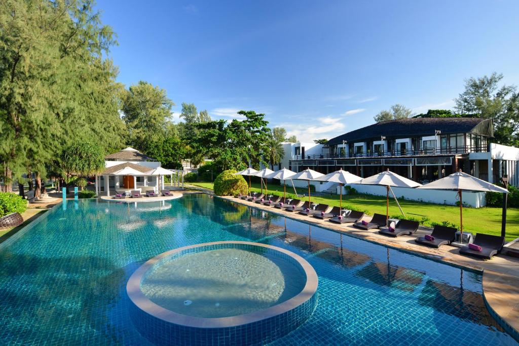 Twin Lotus Resort and Spa