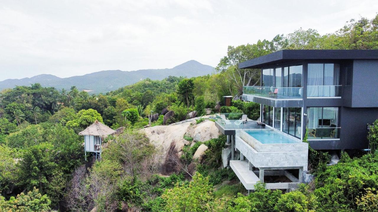 Sis and Sea Villa