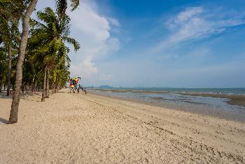 Bang Saen Beach - Bild 2 - mit freundlicher Genehmigung von Depositphotos 