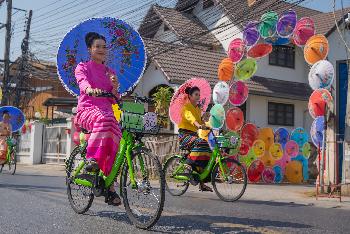 Bo Sang Umbrella Festival - Bild 3 - mit freundlicher Genehmigung von Depositphotos 