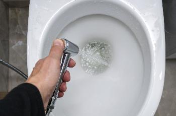 Bum Gun or Paper - Bild 2 - mit freundlicher Genehmigung von Depositphotos