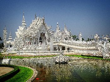 Der weisse und der Blaue Tempel - von Gergard Veer Bild 1 -  mit freundlicher Genehmigung von Thaisun 