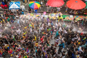 Die grosse Wasserschlacht zu Songkran - Bild 5
