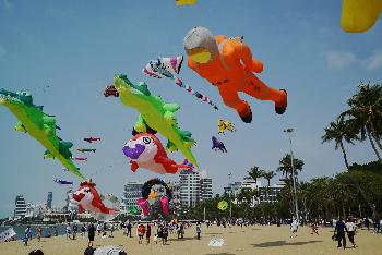 Drachenfestival: Pattaya Kite On The Beach - Bild 4 - mit freundlicher Genehmigung von  