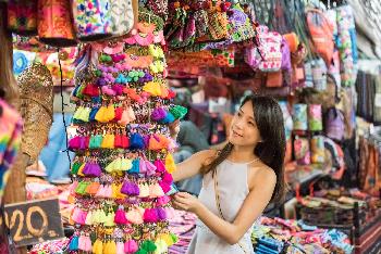 Einfach ein perfekter Abend auf dem Nachtmarkt Bild 5 -  - mit freundlicher Genehmigung von Depositphotos 