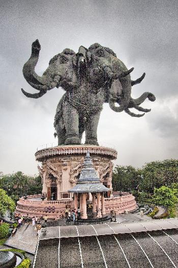 Picture CC by Ddalbiez https://commons.wikimedia.org/wiki/User:Ddalbiez - Erawan Museum Album - Bild 2