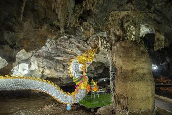 Höhlentempel Wat Tham Nam - Bild 1 - mit freundlicher Genehmigung von Depositphotos 