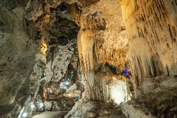 Höhlentempel Wat Tham Nam - Bild 2 - mit freundlicher Genehmigung von Depositphotos 