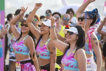 International Bikini Beach Run - Bild 1 - mit freundlicher Genehmigung von Depositphotos 