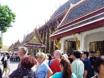 Korrekte Kleidung im Tempel - Bild 3