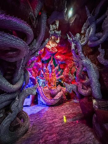 Naga H�hle des Wat Maneewong - Bild 3 - mit freundlicher Genehmigung von Depositphotos 