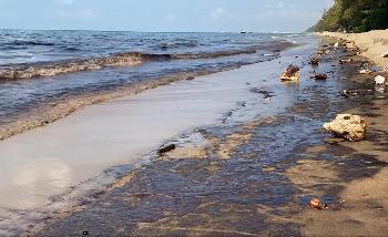 Ölpest hat Küste von Rayong erreicht - Bild 3