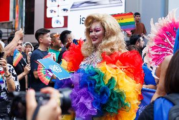 Party und bunte Farben berall - Bild 6
