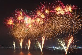 Pattaya Feuerwerksfestival - Bild 2 - mit freundlicher Genehmigung von  