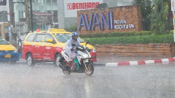 Regenzeit - Wetter mal so, mal so, aber immer schn warm Bild 1 -  - mit freundlicher Genehmigung von Depositphotos 