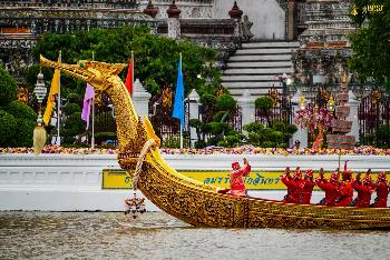 Royal Barge Procession by Royal Photografic - Bild 1 - mit freundlicher Genehmigung von Depositphotos