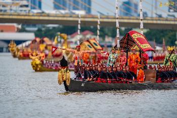 Royal Barge Procession by Royal Photografic - Bild 3 - mit freundlicher Genehmigung von Depositphotos