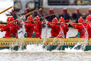 Royal Barge Procession by Royal Photografic - Bild 8 - mit freundlicher Genehmigung von Depositphotos