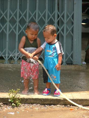 Songkran - ein Höllenspass für Kinder Bild 5 - 