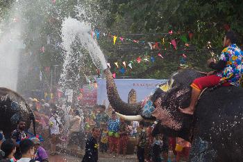 Songkran Festival Thailand - Bild 2 - mit freundlicher Genehmigung von Depositphotos 