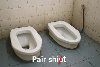 Squat Toilets - Frher gab es verschiedene Ausfhrungen 😜 - Bild 2 - mit freundlicher Genehmigung von Depositphotos 