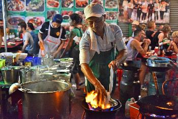 Steetfood in Bangkok - Bild 1 - mit freundlicher Genehmigung von Depositphotos