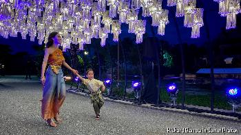 Thailand International Lantern and Food Festival - Bilder von Richard Barrow - Bild 2 - mit freundlicher Genehmigung von  