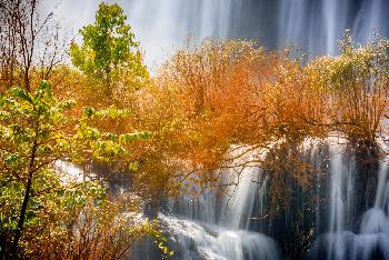 Thi Lo Su Waterfall - Naturwunder im Dschungel - Bild 1 - mit freundlicher Genehmigung von Depositphotos 