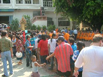 Zoom Traditionelle Feier und unvergessliche Wasserparty - Songkran - Bild 4