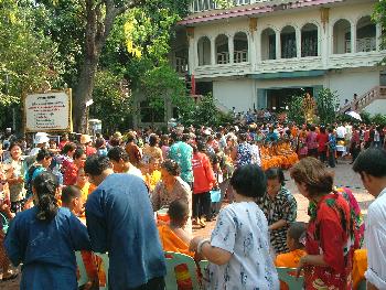 Zoom Traditionelle Feier und unvergessliche Wasserparty - Songkran - Bild 5